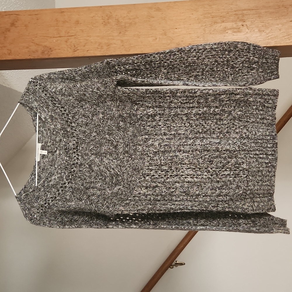 Sweater - Picture 1 of 3